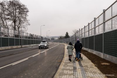zdjęcie z uroczystego otwarcia drogi łączącej ul. Krzyżanowskiego z ul. Wieniawskiego w Rzeszowie, fot. Grzegorz Bukała, Urząd Miasta Rzeszowa